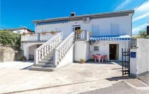 Lovely Apartment In Jadranovo With Wifi - Drivenik