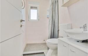 Lovely Apartment In Vir With Kitchen