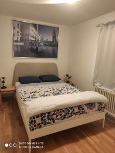 Small Double Room, bed 140x200cm, in very quiet and cosy house!