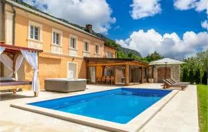 Nice Home In Bribir With Jacuzzi - بريبير