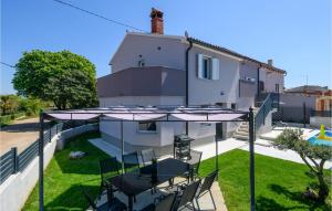 Gorgeous Apartment In Barban With Wifi