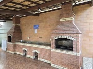 Apto Térreo Mobiliado com Piscina - 400m da Praia de Taperapuan, Próximo ao Axé Moi- Golden Dolphin Residence