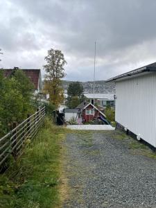 Romslig hybel leilighet