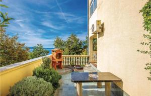 1 Bedroom Nice Apartment In Crikvenica