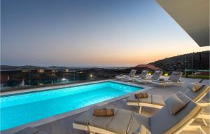 Awesome Home In Jarebinjak 