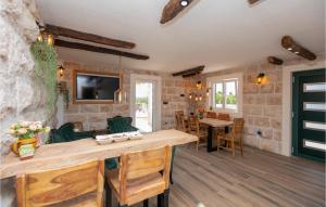 Awesome Home In Cista Provo