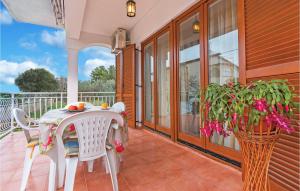 1 Bedroom Nice Apartment In Fazana 