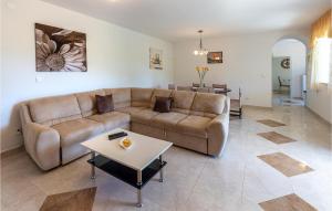 2 Bedroom Lovely Home In Rabac 