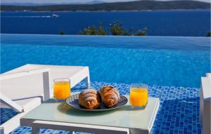 Nice Home In Zavala With Wifi