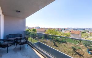 2 Bedroom Stunning Apartment In Solin