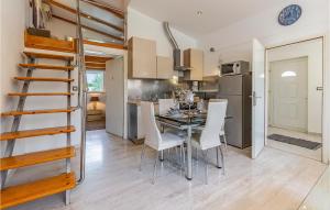 2 Bedroom Stunning Home In Sisan 