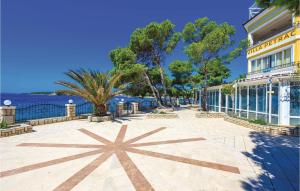 2 Bedroom Awesome Apartment In Banjol 