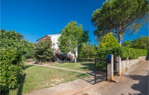 Lovely Apartment In Kastelir With Wifi 