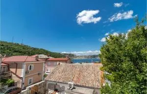 2 Bedroom Cozy Home In Bakarac - Hreljin