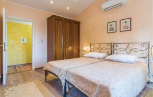 Stunning Home In Rovinj With Wifi