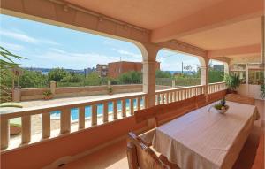 Six-Bedroom Holiday Home In Kastel Sucurac With Sea View