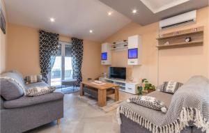 6 Bedroom Lovely Home In Ceranje Gornje 