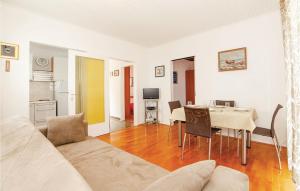 3 Bedroom Beautiful Home In Jadranovo 