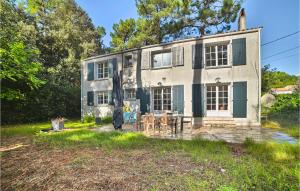 Awesome Home In Saint-Georges-D