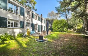 Awesome Home In Saint-Georges-Doléron