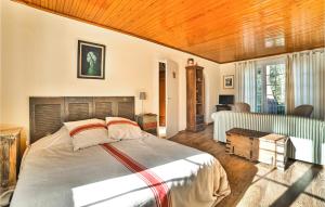 Awesome Home In Saint-Georges-Doléron