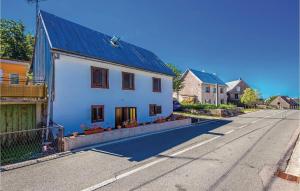 Amazing Home In Zlobin