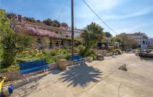 Gorgeous Apartment In Supetarska Draga