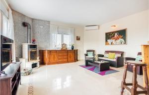 Pet Friendly Home In Dénia With Kitchen