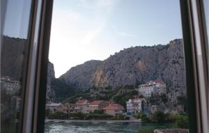 3 Bedroom Lovely Apartment In Omis