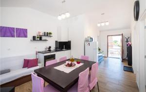 Lovely Apartment In Maslenica