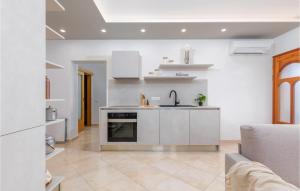 Gorgeous Home In Galizana With Wifi