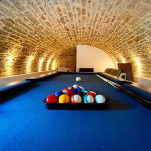 Maison avec piscine et cave voûtée