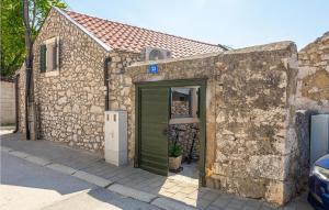 1 Bedroom Cozy Home In Zaton