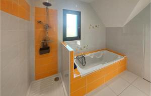 Appartements Awesome Apartment In Planguenoual : photos des chambres
