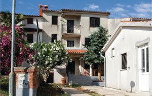 1 Bedroom Lovely Apartment In Pula