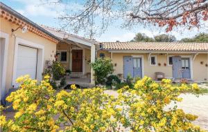 Maisons de vacances Nice Home In Venasque With Kitchen : photos des chambres