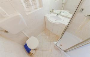 1 Bedroom Cozy Apartment In Kraljevica