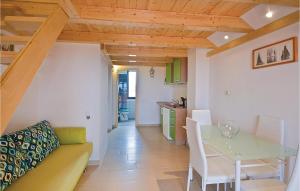 1 Bedroom Lovely Apartment In Pula 