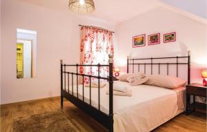 1 Bedroom Nice Apartment In Vrbnik 