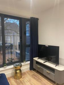 The Duplex at Sophia Mews with free parking