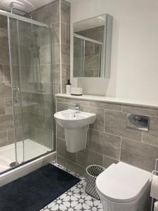 The Duplex at Sophia Mews with free parking