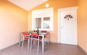 Lovely Apartment In Vir With Kitchen