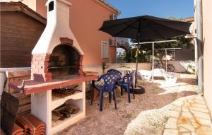 Lovely Apartment In Vir With Kitchen