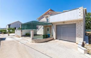 Awesome Apartment In Plano With Wifi