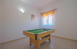 4 Bedroom Amazing Home In Pavicini