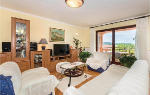 Lovely Home In Labin With Wifi 