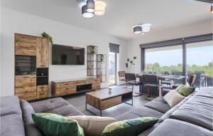 Stunning Home In Galizana