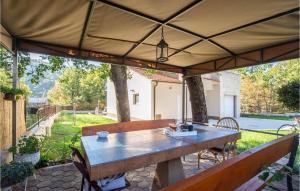 3 Bedroom Awesome Home In Srinjine 