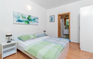 Awesome Apartment In Jadranovo With Kitchen 