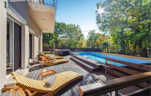 3 Bedroom Awesome Home In Srinjine 